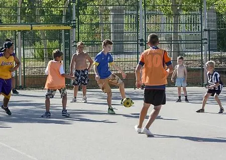 Camping Chaletrent - Stacaravans Saint-aygulf